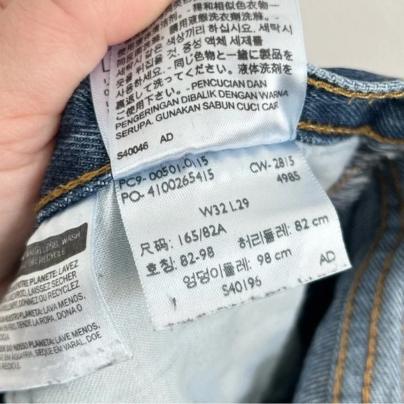 Levis Mens 501 Original Fit Button Fly Jeans in Rinse Dark Wash sz 32 x 29 Denim